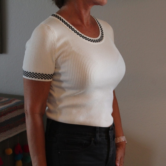 WHBM short sleeve sweater top - Picture 2 of 5